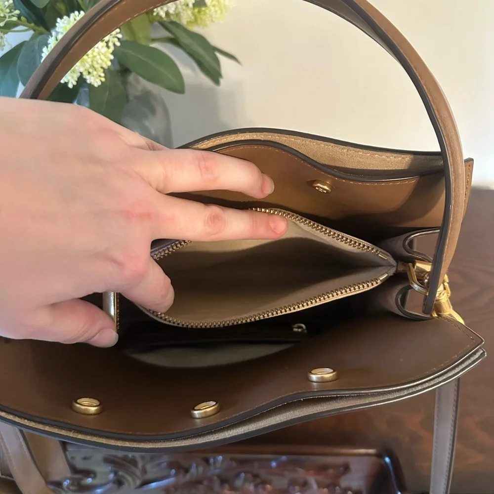 Tory Burch Lee Radziwill Tiramisu Small Satchel - Gently Used a Few Times - Picture 10 of 16